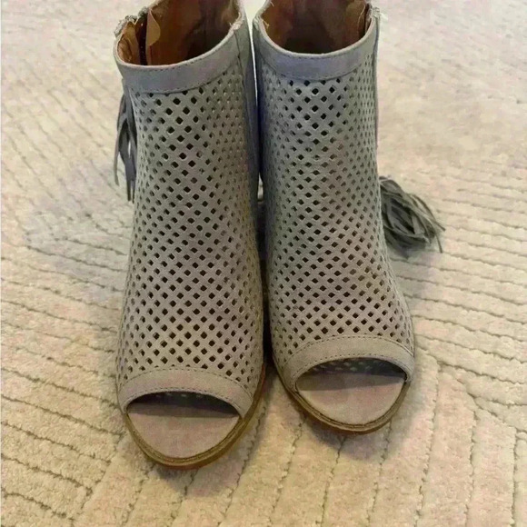 Darling gray booties.  Qupid brand - Picture 4 of 9